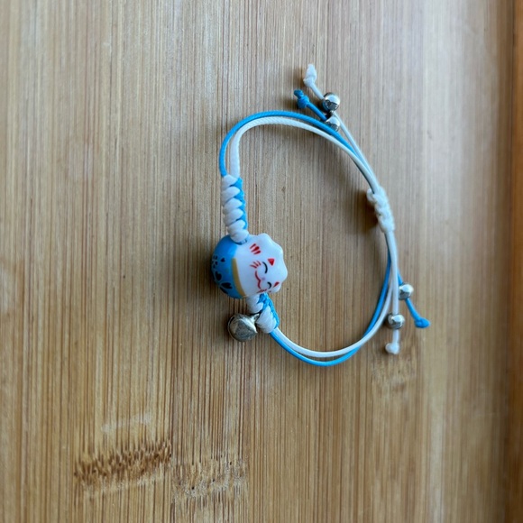 Lucky Cat Maneki Neko Charm Light Blue and White Handmade Bracelet - Picture 7 of 8